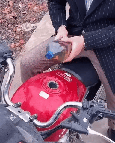 Pompe à Siphon Manuelle Universelle – Essence, Huile, Eau – Robuste & Facile d’Utilisation