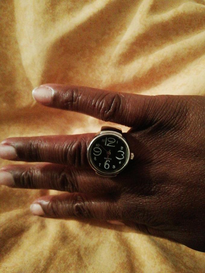 Montre à bague Elégante réglable pour homme et femme